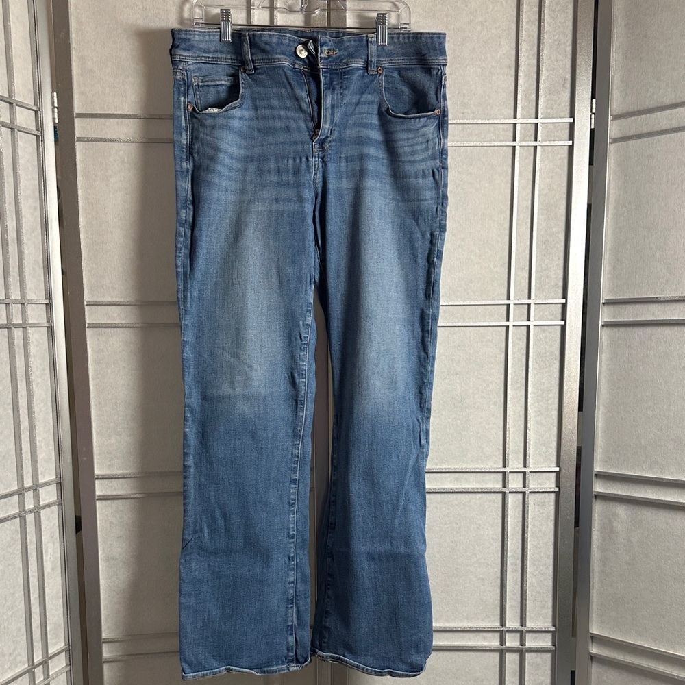 American Eagle Outfitters Medium Blue Wide Leg (kickboot) Jeans (Long)